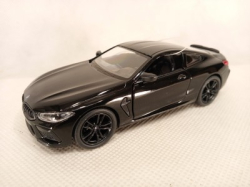 BMW M8 Competition Coupé 1:38 Kinsmart, Barevná varianta/druh č.1